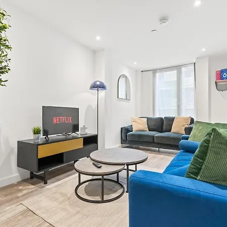 2 Bedr 2 Bath Balcony Lux Digbeth Roof Gardn Apartment *